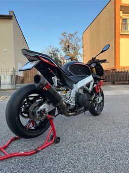 Aprilia TUONO V4 1100 RR - 7