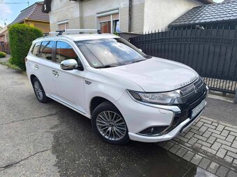 Mitsubishi Outlander 2.4 MIVEC PHEV Intense+ 4WD - 7