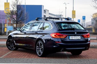 BMW Rad 5 Touring 530d xDrive A/T 2019 so strešnými nosičmi - 7