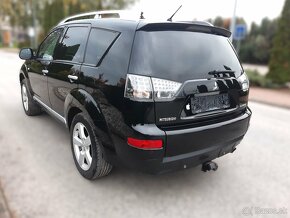 Mitsubishi Outlander 2.4 benzín 125kw, automat. CVT  4WD - 7