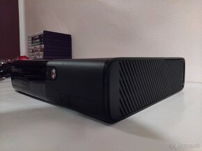 Microsoft Xbox 360 E 500GB + Kinect + 13 hier - Dobry stav - 7