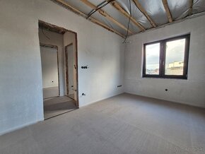 4 – IZB. RD, TERASA 23 m², POZEMOK 577 m²,PLAVECKÉ PODHRADIE - 7