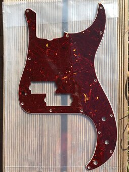 Fender Pure Vintage 63 Pickguard - Brown Tortoise Shell - 7