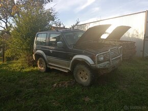 Predám 2 krát Pajero - 7