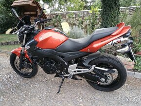 Suzuki GSR600 - 7