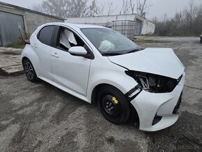 Toyota Yaris 1.5 Hybrid e-CVT Active - 7