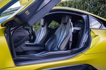 BMW i8 Coupe Protonic Frozen Yellow Edition 357PS - 7