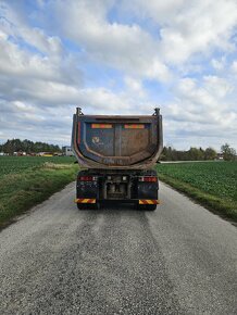 Sklapac Mercedes Actros 8x8 rv 2009 poskodena kabina - 7