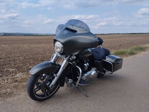 Harley Davidson FLHX Street Glide - 7