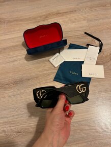 Gucci slnečné okuliare GG0956S - čierne (GG1) - 7