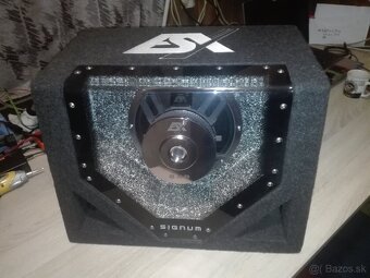 Nový basový reproduktor. ESX 300 W RMS.10“ 25 cm. - 7