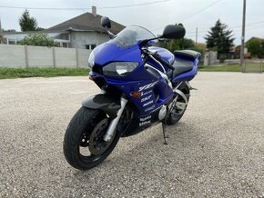 Yamaha R6 - 7