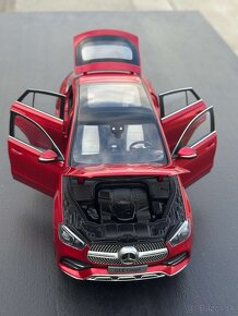 Mercedes BMW predam zberatelske modely. Mierka 1:18. - 7