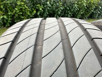 Predám pneumatiky MICHELIN e-PRIMACY 235/45 R18 - 7