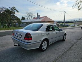 Mercedes - Benz C 200 - 7