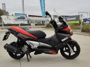 Aprilia SR 300 Max - 7