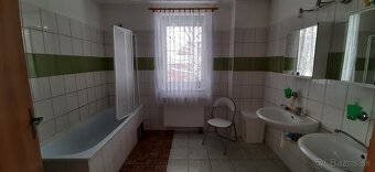 Bývajte a podnikajte v Štôle, apartmánový RD na predaj - 7