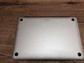 MacBook Pro 15,4 - 7