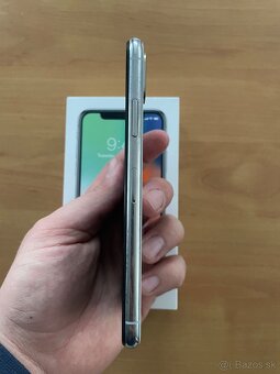 Predám Apple iPhone X 64GB SKVELÝ STAV - 7