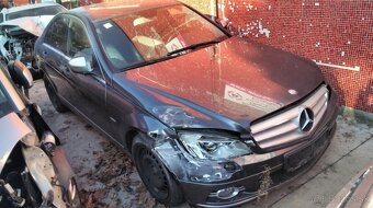 Mercedes C200 W204 2.2 CDI 2008 Predám TRYSKY A6460700987 - 7