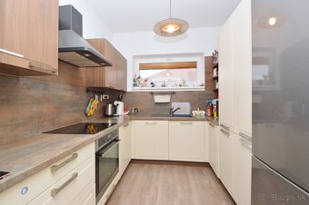 Predaj zariadený 3i RD, 300 m2 pozemok, Rajka - 7