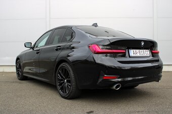 BMW Rad 3 320d 140kw, All Black, kamera, Adaptívny podvozok - 7