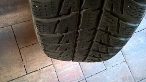 ZIMNÉ 225/60 R17 4 ks NOKIAN 6-7 mm a  4 ks BRIDGESTONE 6 mm - 7