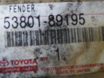 Pravý predný blatník OEM Toyota Hilux N6 - 8