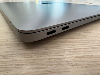 MacBook Air (M1, 2020) - 8