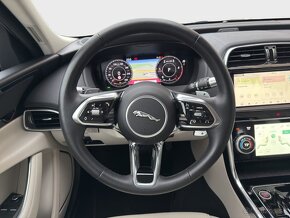 Jaguar XE 2.0D I4 180 PS AWD Automat - 8