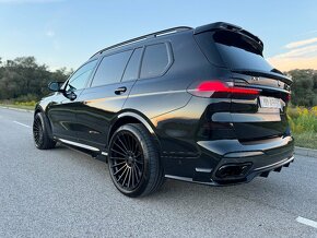 BMW X7 M50i BLACK INDIVIDUAL Full výbava  možná výmena - 8