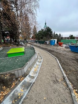 Spevnené plochy na klúč-pokládka zámkovej dlažby/obrubníkov - 8