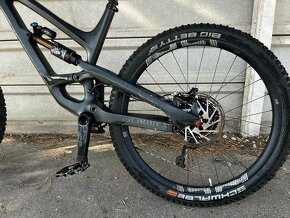 YT Capra 27 CF Pro Race L - 8