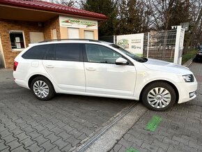 Škoda Octavia Combi 1.6 TDI 115k Style DSG - 8