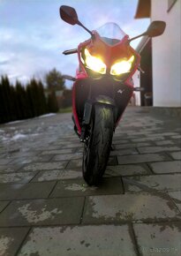 Honda CBR 650 RA padnuta - 8