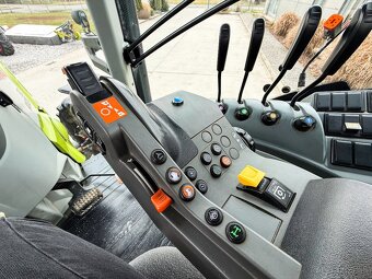 Traktor CLAAS AXION 810 CIS - používany - 8