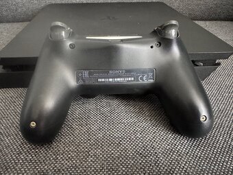 Ps4  500gb + ovládač + 7 hier - 8