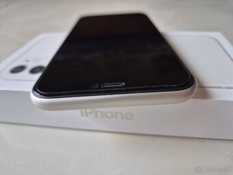 Predám iPhone 11 White 128GB - 8