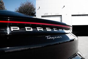 Porsche Taycan - 8