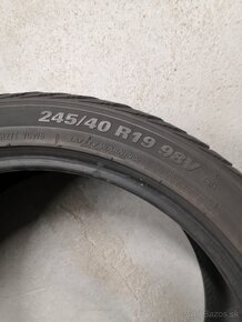 Kumho 245 40r19 98v wintercraft wp71 DVOJROZMER - 8