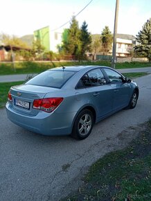 Chevrolet Cruze LS - 8