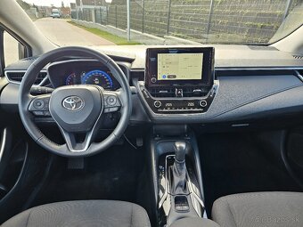 TOYOTA COROLLA 1.5 DYNAMIC FORCE  AUTOMAT - 8