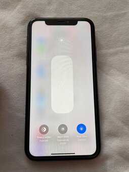 iPhone 11 64gb - 8