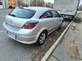 Opel astra gtc - 8