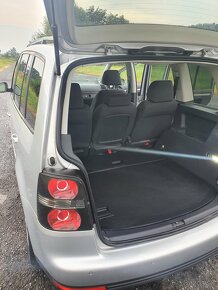 Volkswagen Touran 1.9 TDi 2010 NAVI - 8