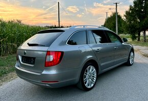 ŠKODA SUPERB 2.0 TDI DSG COMBI - 8