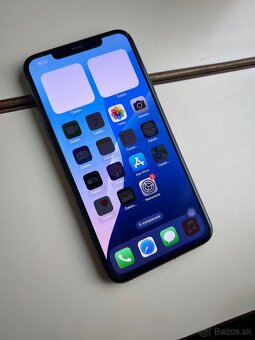 iPhone 11 Pro max 64GB so 100% batériou - 8