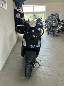 Piaggio Vespa LX125 - 8