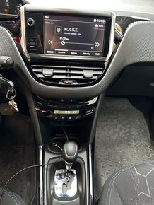 Peugeot 2008 1,2PureTech - 8