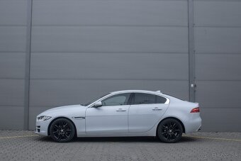 Jaguar XE - 8